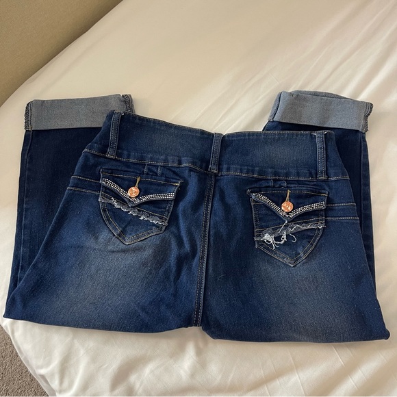 Capri Jeans - Picture 4 of 4